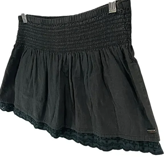 Roxy Y2K Mini Skirt XS Black Smocked Waist Eyelet Hem Pull On Boho Beach Casual - Picture 2 of 11
